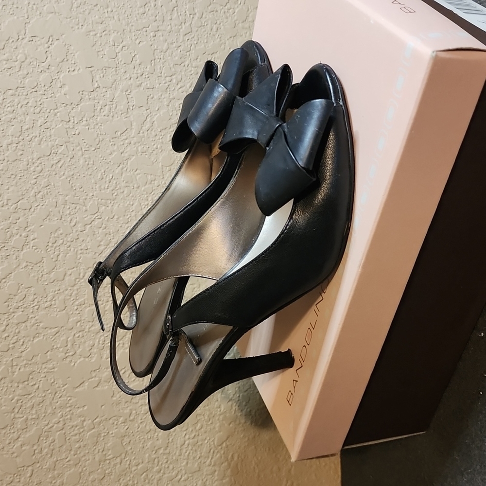 Bandolino black bow heels sz 7